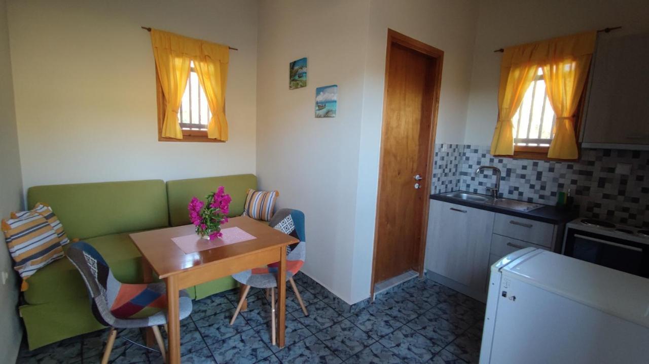 Tramonto Nel Delfini Apartment Kini Exterior photo